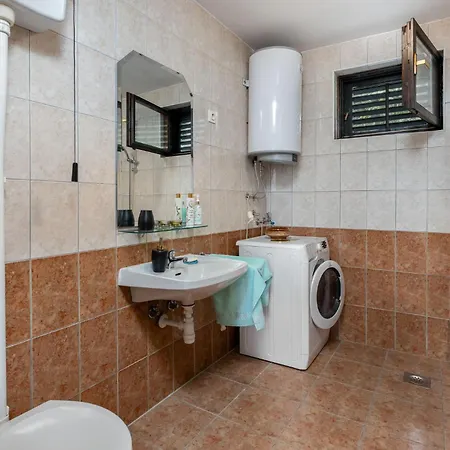 Holiday home Amazing In Smokvica Krmpotska With Wi-fi *